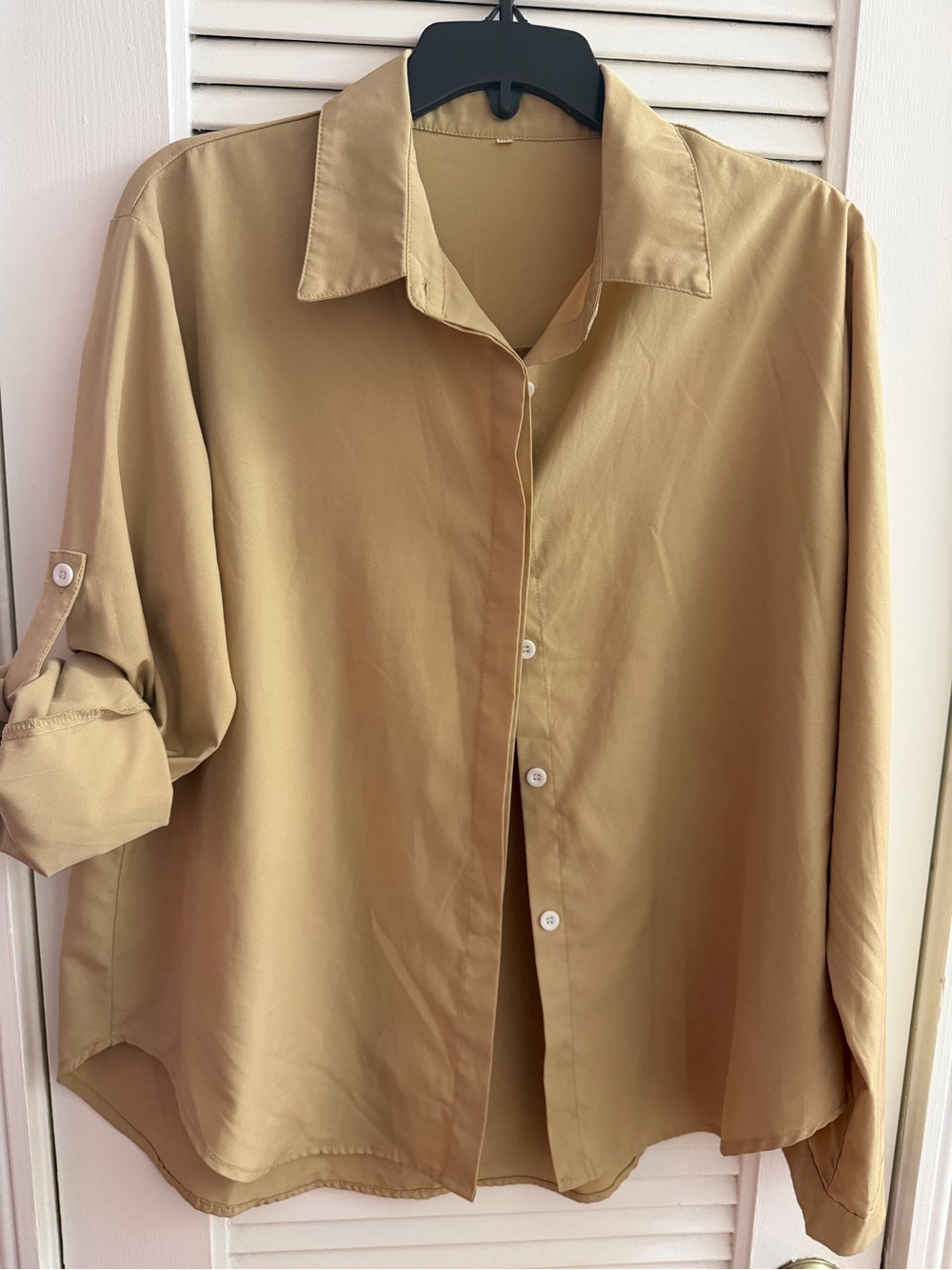Women’s Relaxed Button-Up Shirt in Camel Size XL